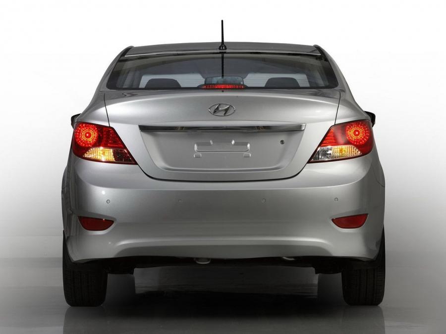  Hyundai Solaris 2010 года  (фото 8 из 26)